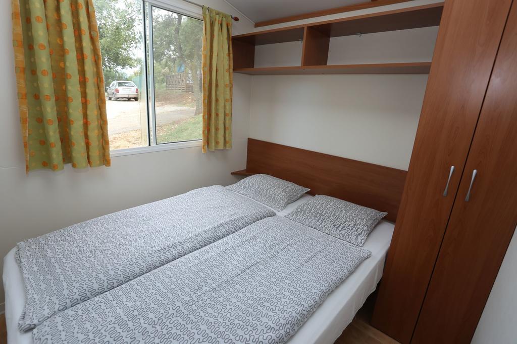 Mobile Homes Comfort Capri Bijela Uvala Mugeba Rum bild